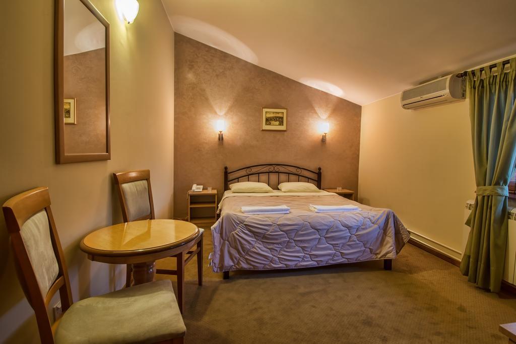 Hotel Konak Vukasinovic à Belgrade Chambre photo